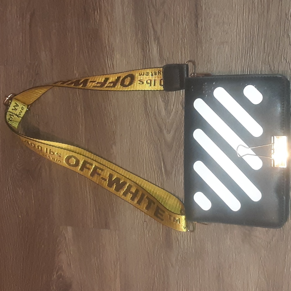 Adjustable shoulder purse